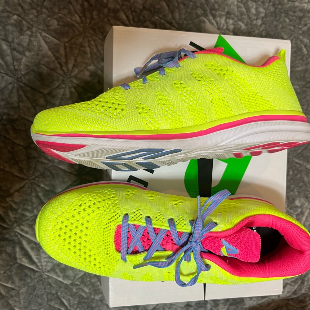 Like new Techloom pro APL ladies bright yellow green sneakers 9.5